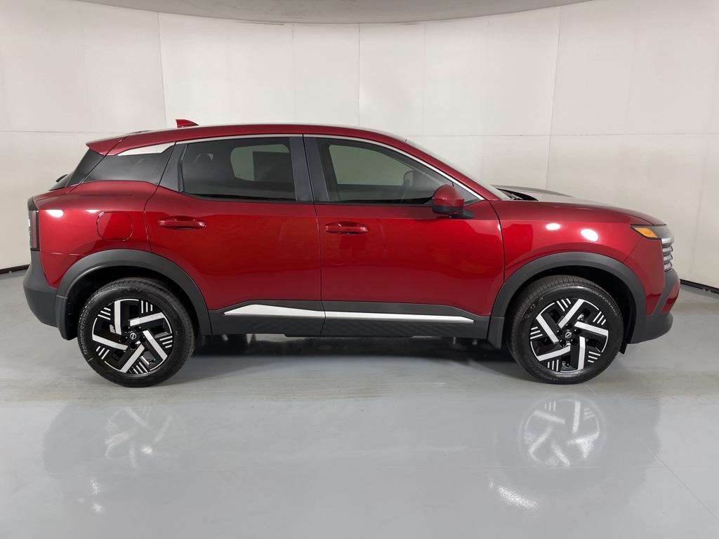 2025 Nissan Kicks SV photo 9