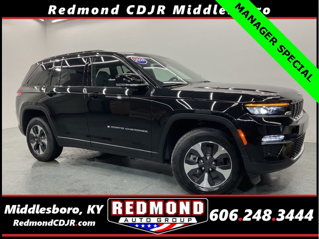 New 2024 Diamond Black Crystal Pearl-Coat Exterior Paint Jeep Base 4xe image 1
