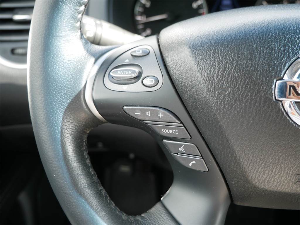 2019 Nissan Pathfinder Platinum photo 23