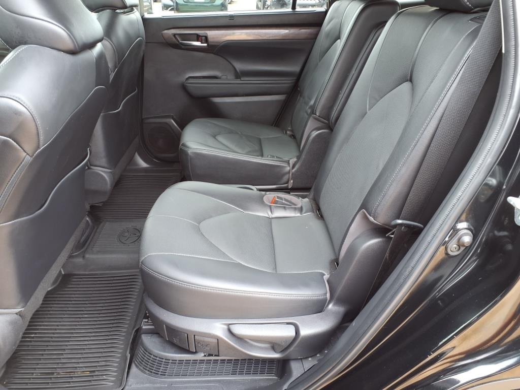 2022 Toyota Highlander Limited Hybrid photo 21