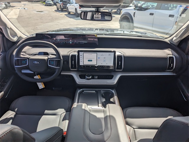 2025 Ford Expedition photo 10