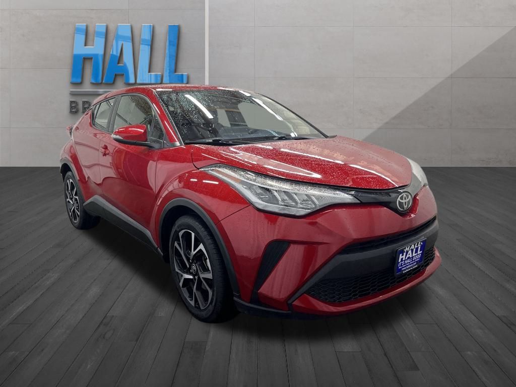 2020 Toyota C-HR XLE photo 7