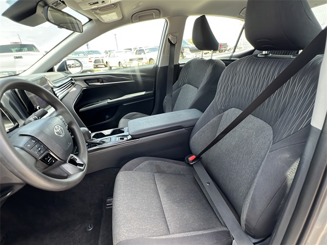 2025 Toyota Camry SE photo 20