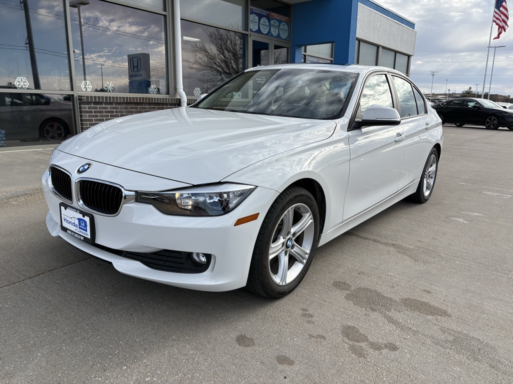 2014 BMW 3 Series 320i's photo