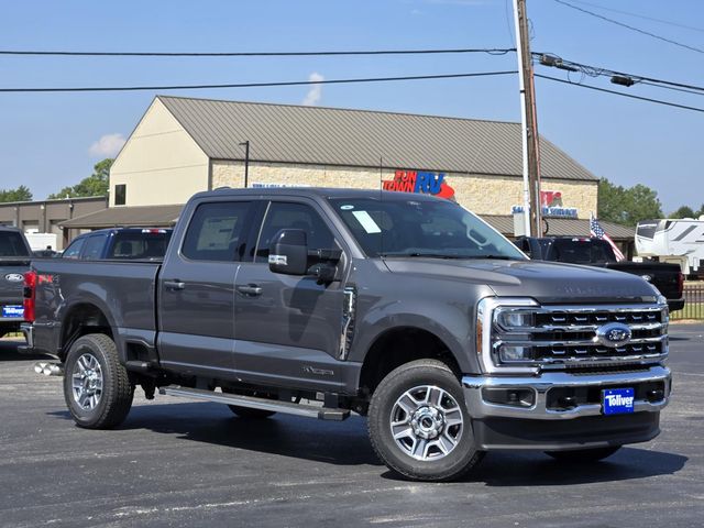 2026 Ford F-250 Lariat photo 2