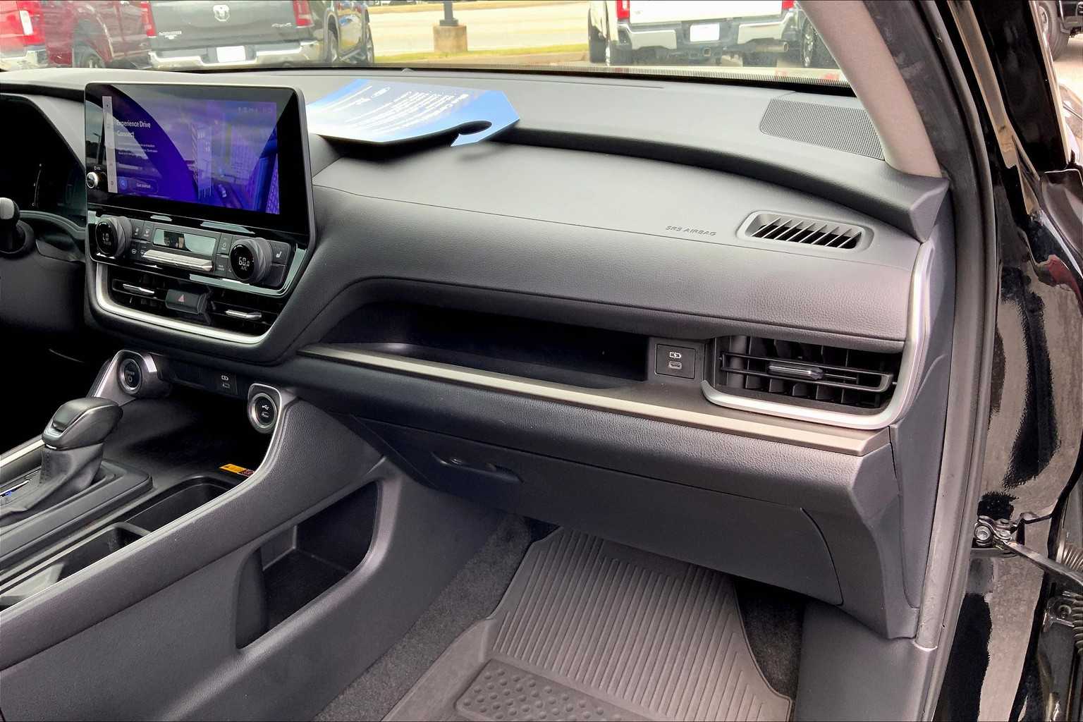 2024 Toyota Highlander Hybrid XLE photo 16