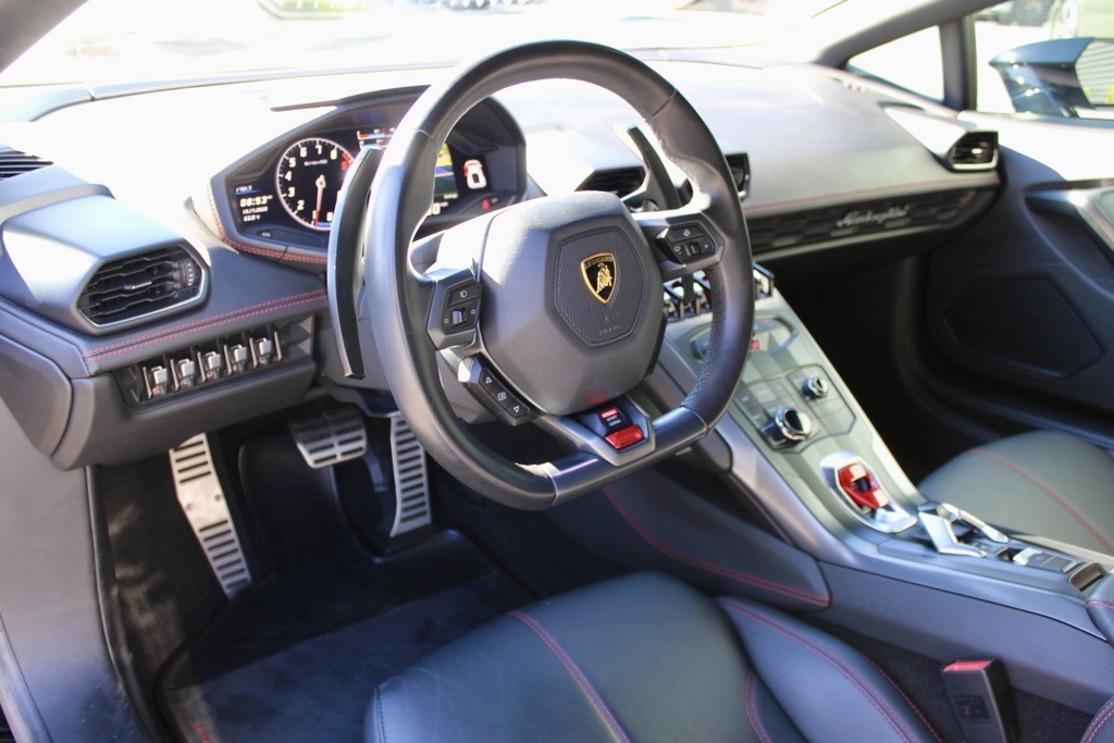 2016 Lamborghini Huracan LP 580-2 RWD photo 4