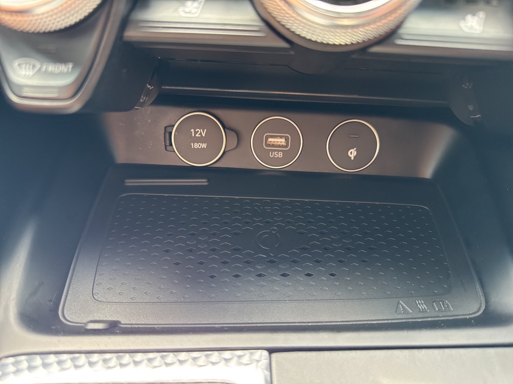 2022 Genesis G70 3.3T photo 23