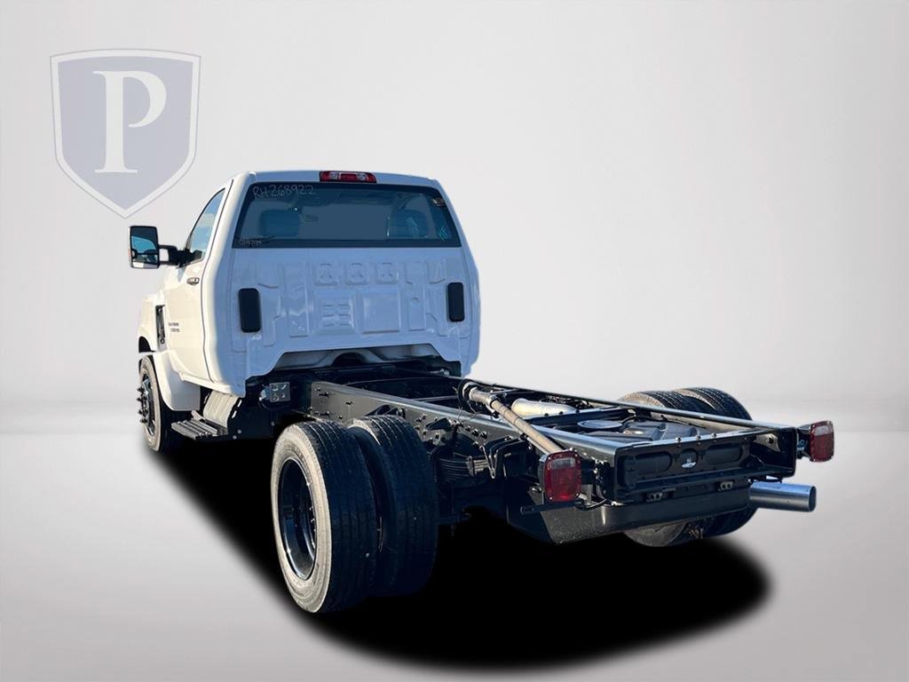 2024 Chevrolet Silverado 5500HD Work Truck photo 4