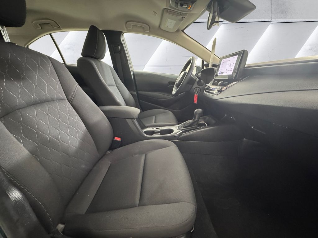 2023 Toyota Corolla LE photo 13