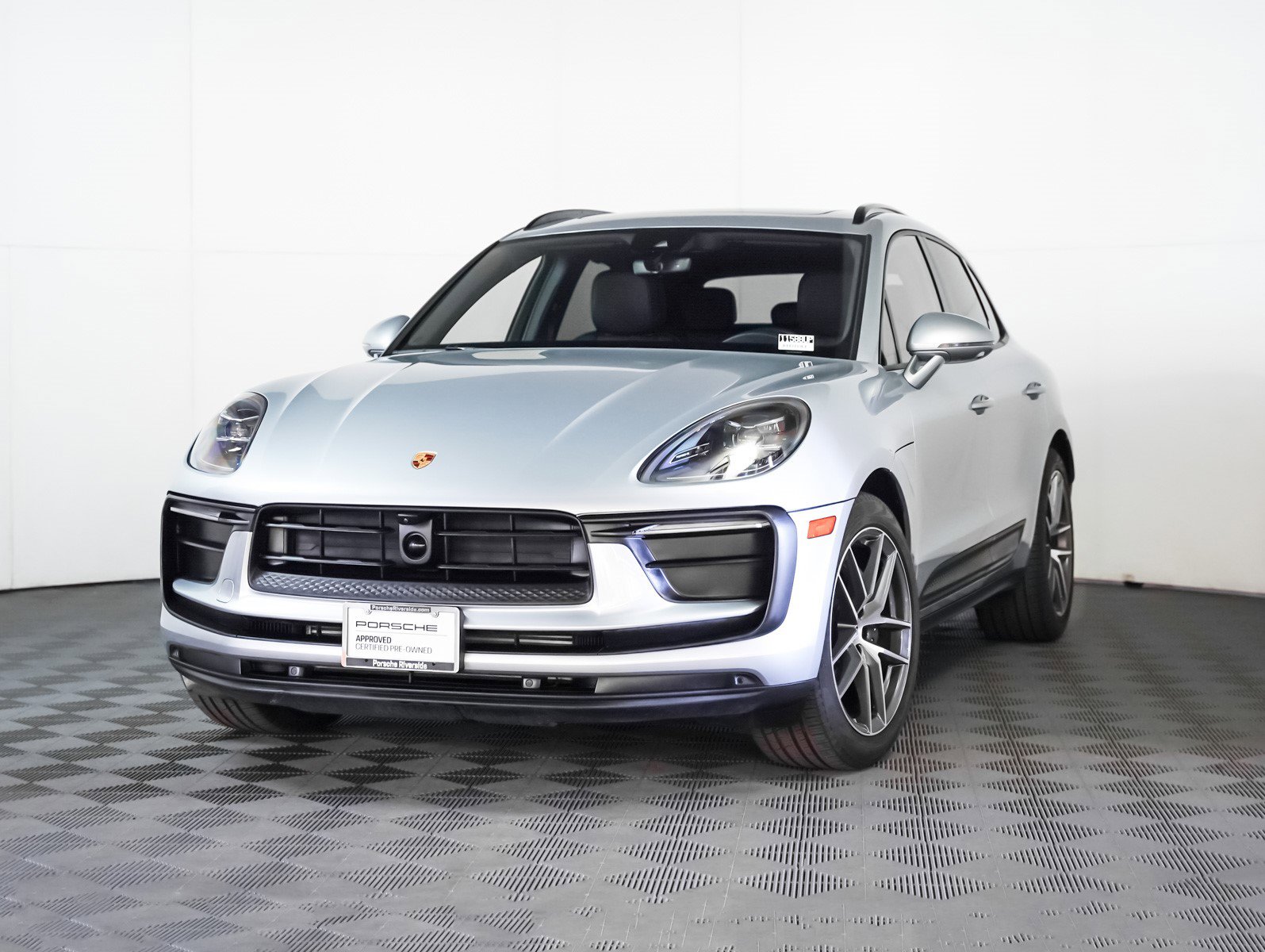 2024 Porsche Macan T