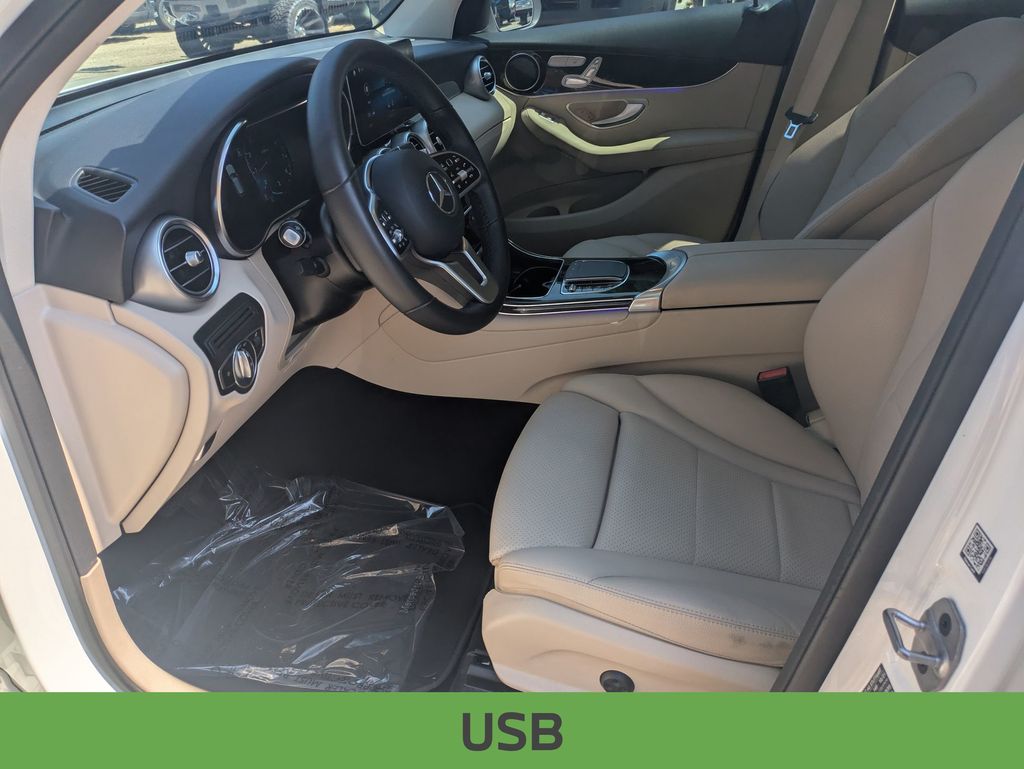 2022 Mercedes Benz GLC 300 photo 11