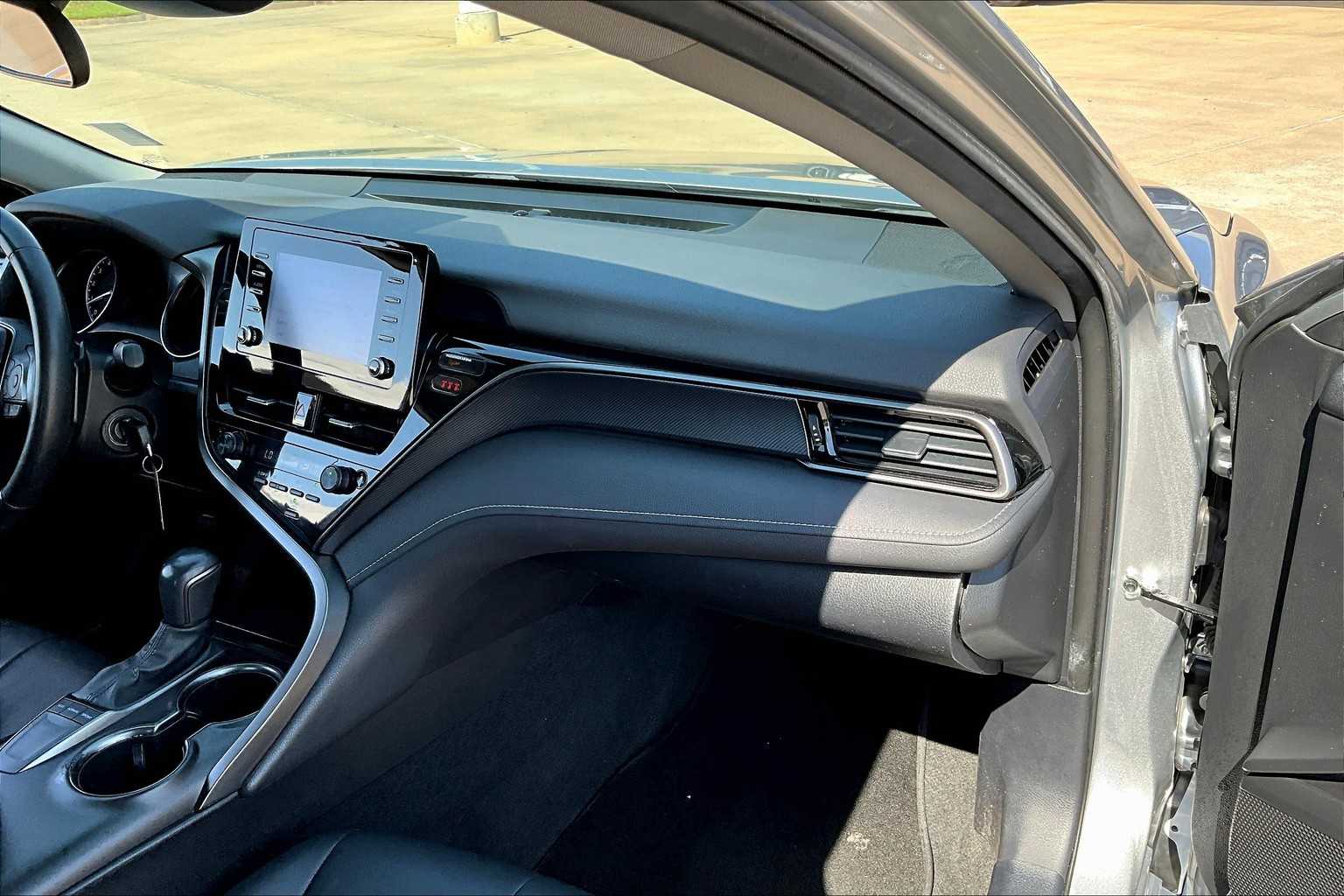 2023 Toyota Camry SE photo 15
