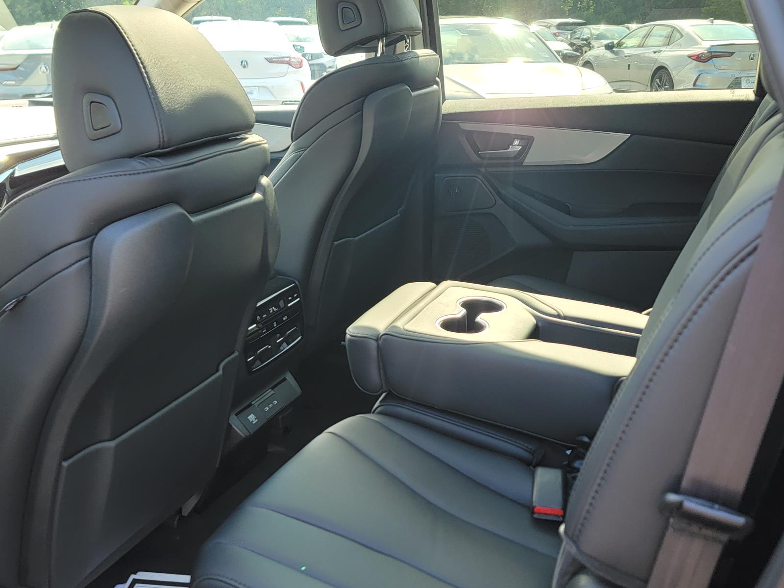 2025 Acura MDX SH-AWD photo 10