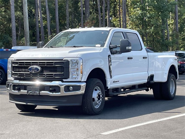 2026 Ford F-350 photo 3