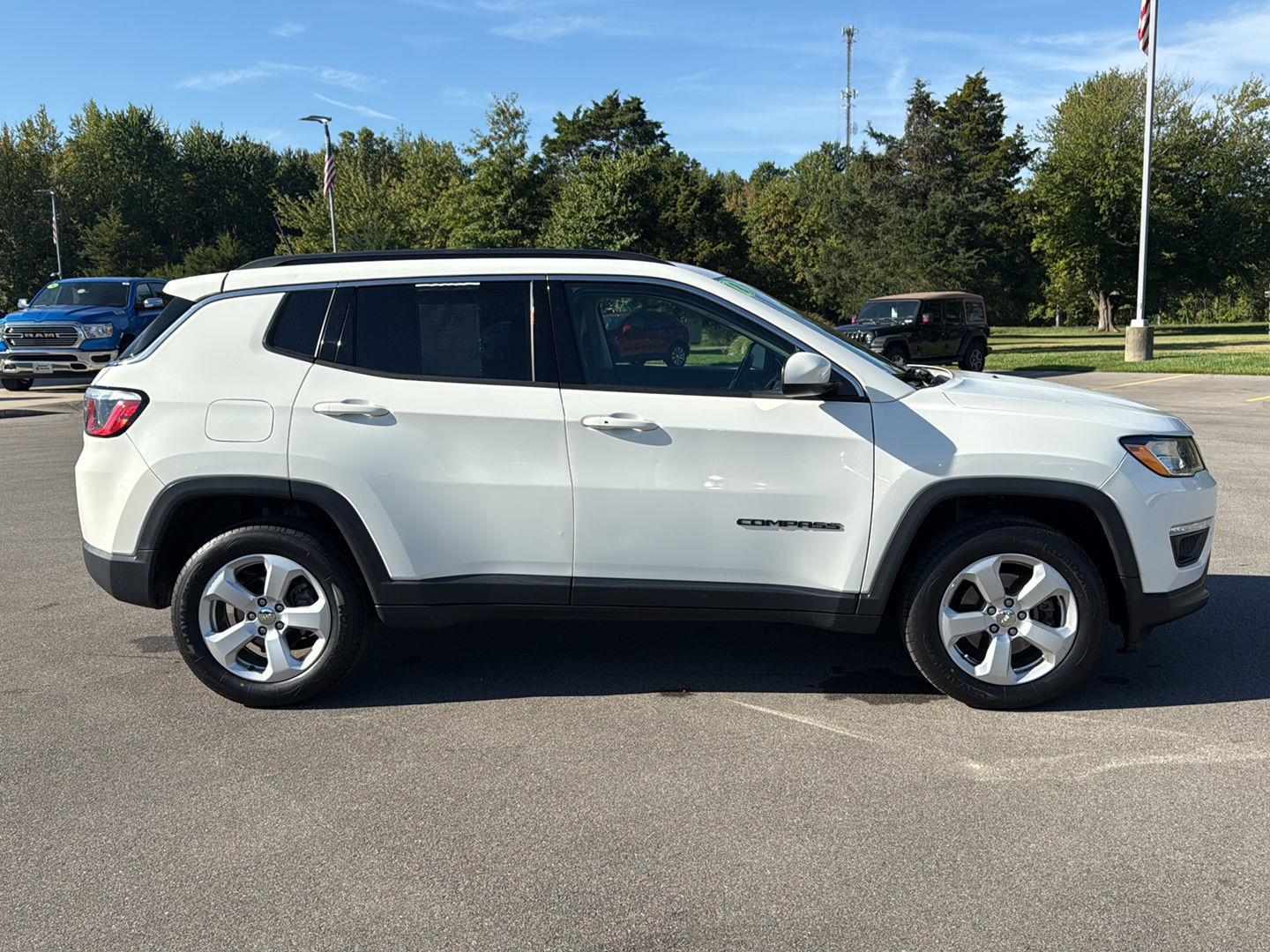 2018 Jeep Compass Latitude photo 3