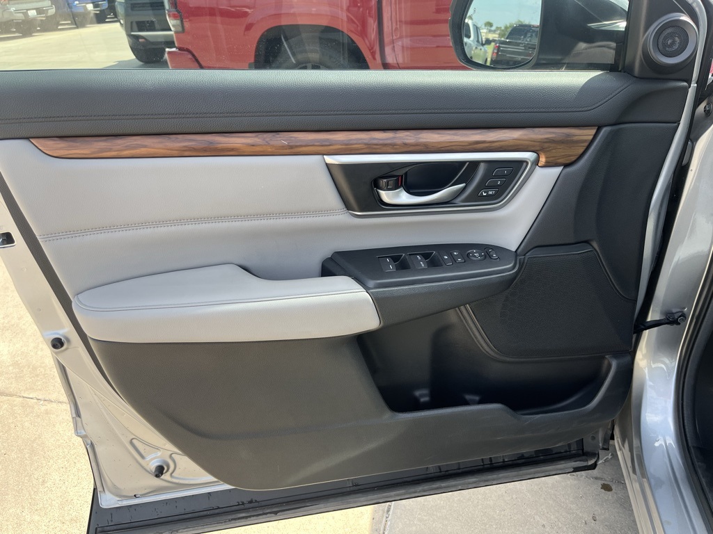 2022 Honda CR-V Hybrid Touring photo 13