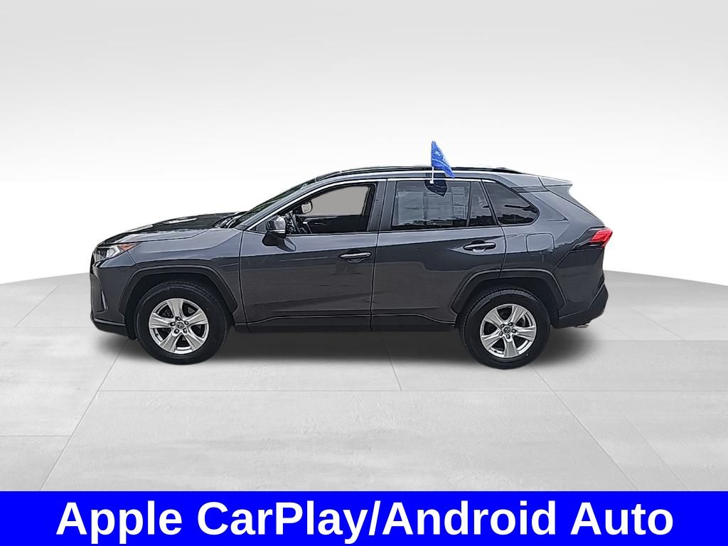2020 Toyota RAV4 XLE photo 7