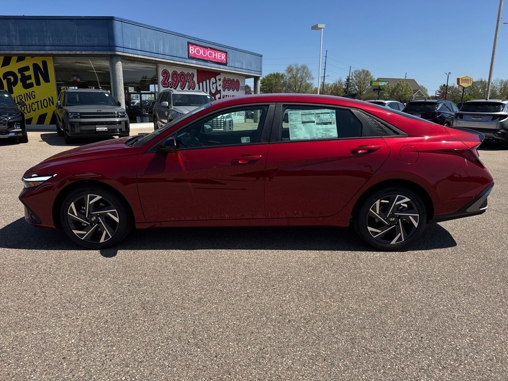 2025 Hyundai Elantra SEL Sport photo 4