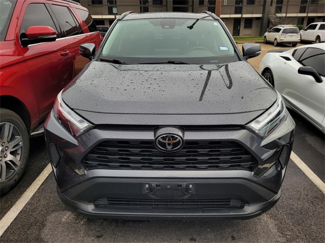 2023 Toyota RAV4 XLE photo 2