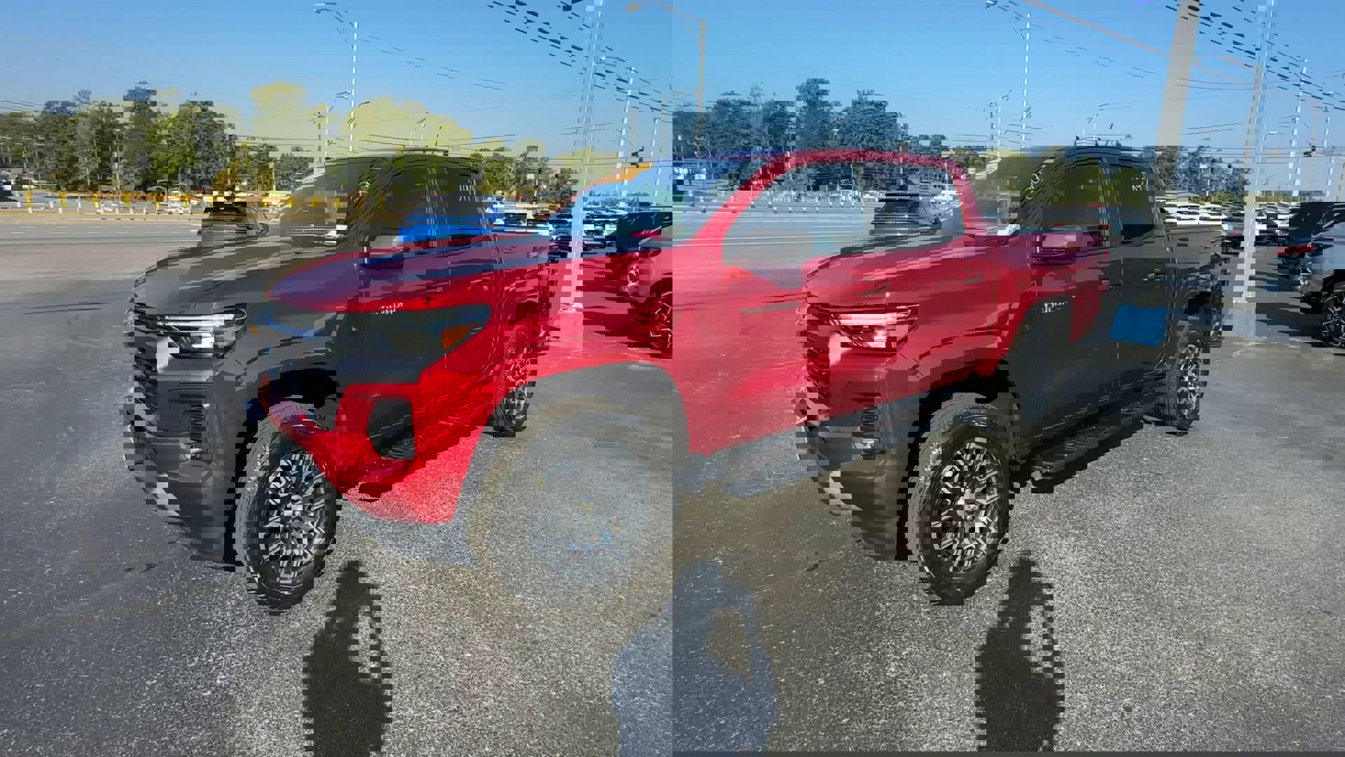 2023 Chevrolet Colorado LT photo 4