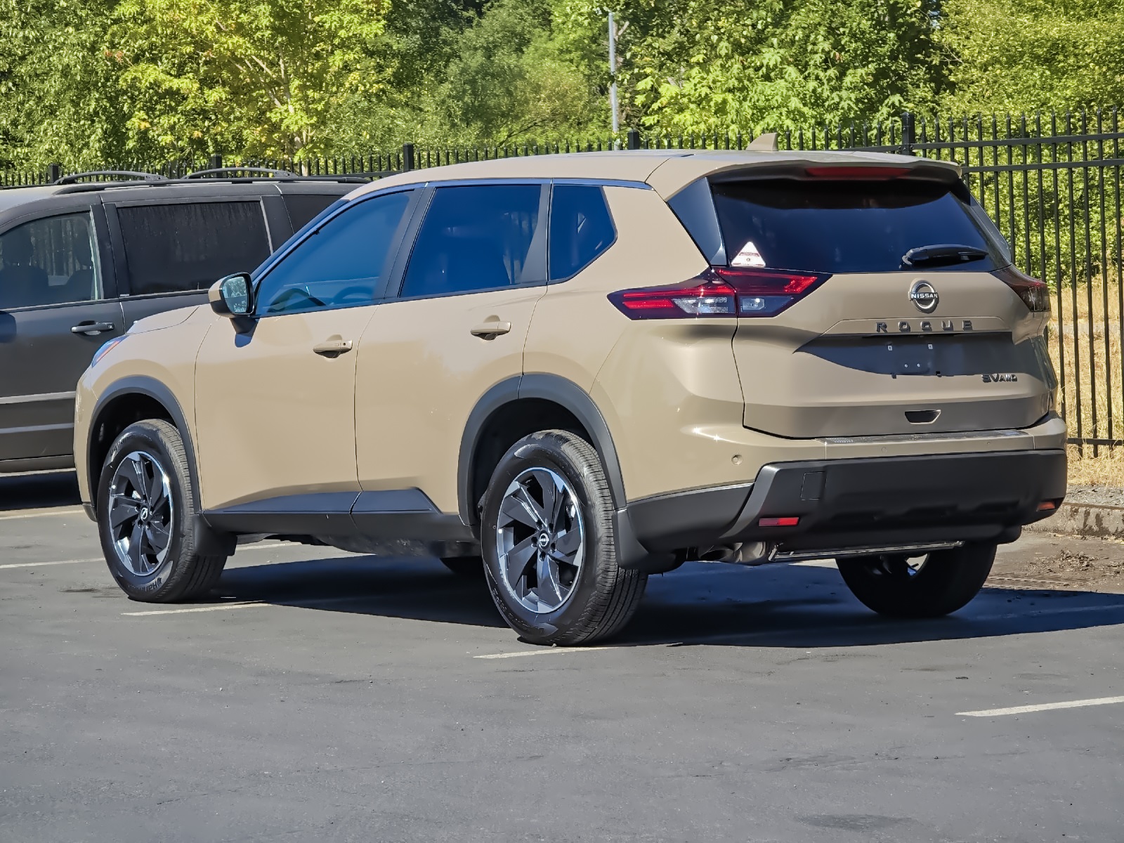 2024 Nissan Rogue SV photo 2