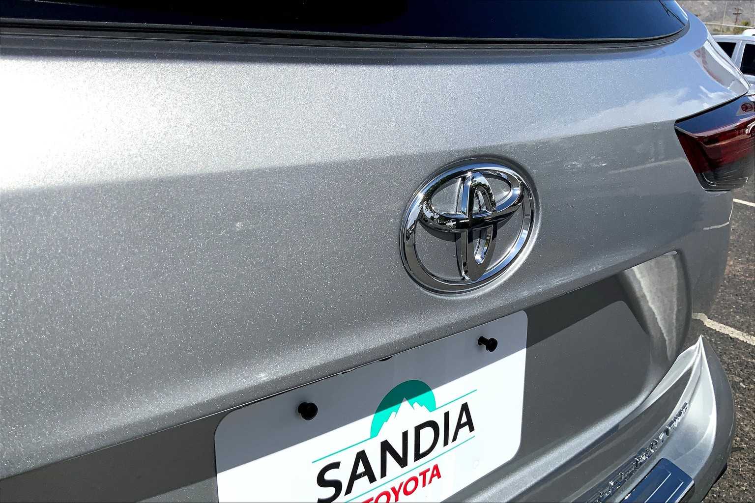 2025 Toyota Highlander Platinum photo 27