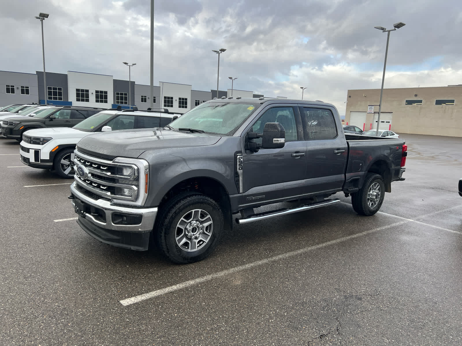 2025 Ford F-350 Super Duty Lariat's photo