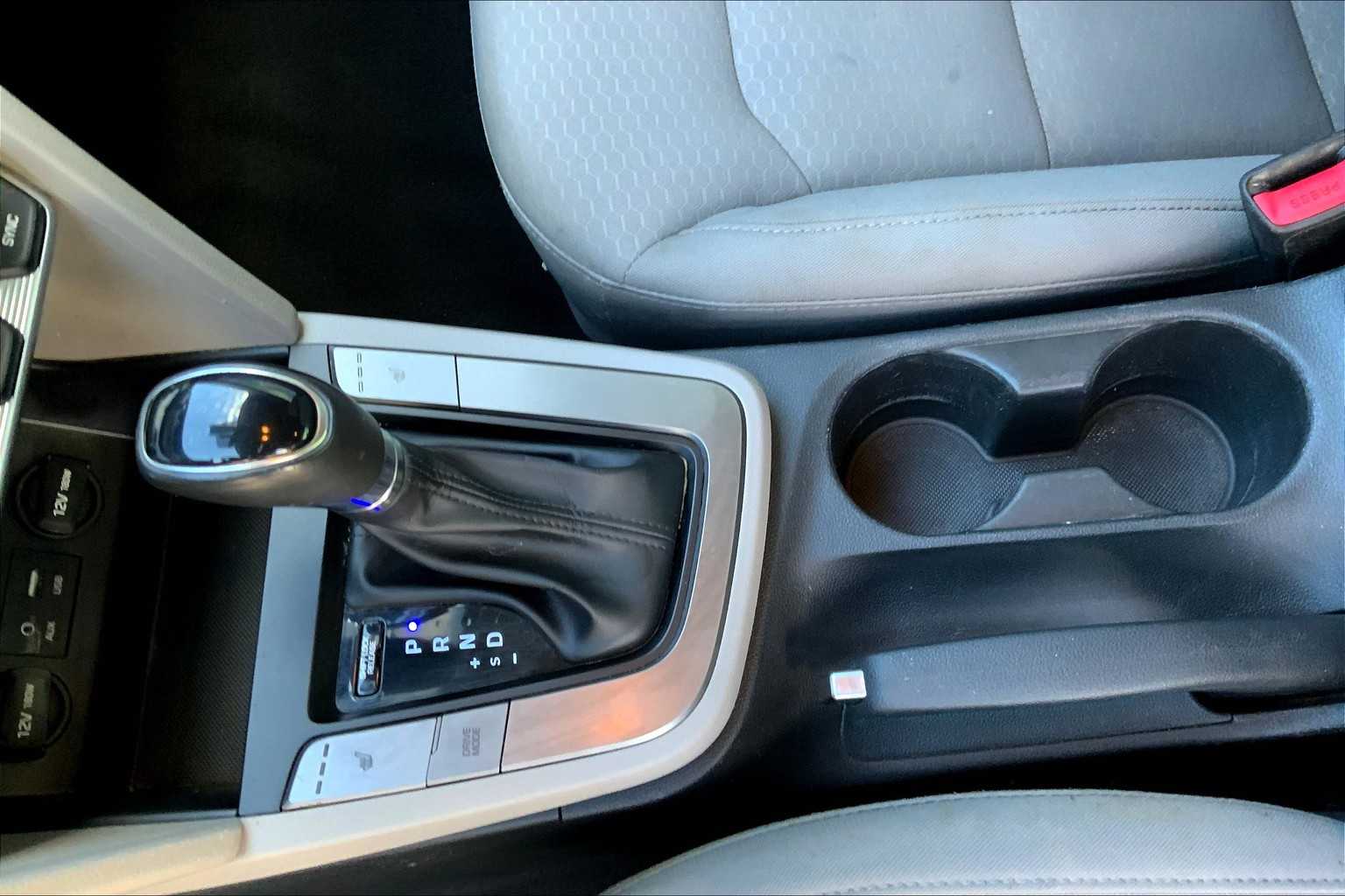 2019 Hyundai Elantra Value Edition photo 14