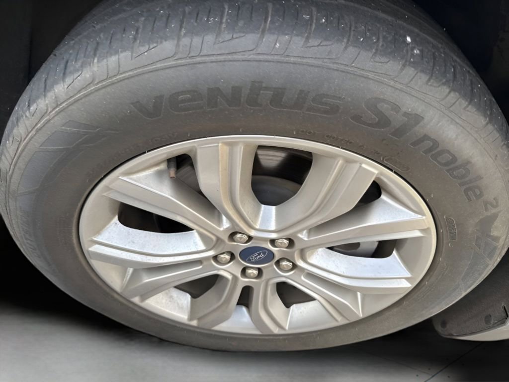 2022 Ford Edge Titanium photo 4