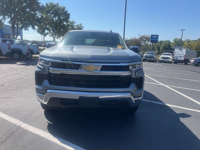 2025 Chevrolet Silverado 1500 LT photo 4