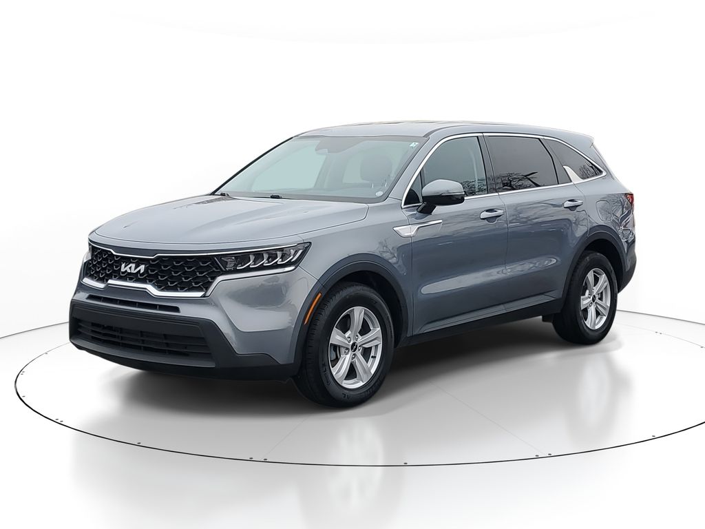 2023 Kia Sorento LX photo 2