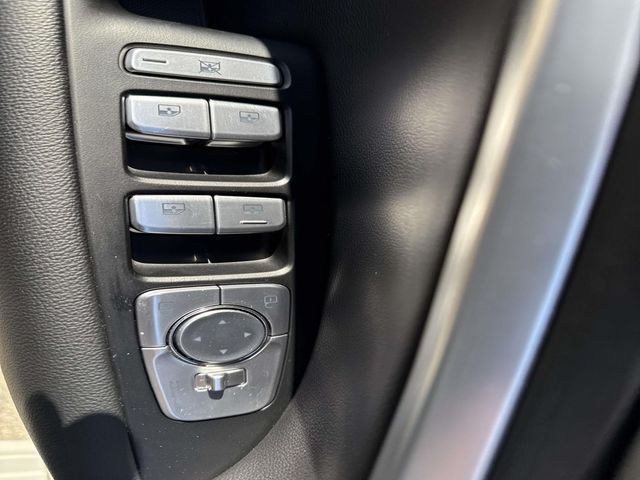 2025 Genesis G70 2.5T photo 19