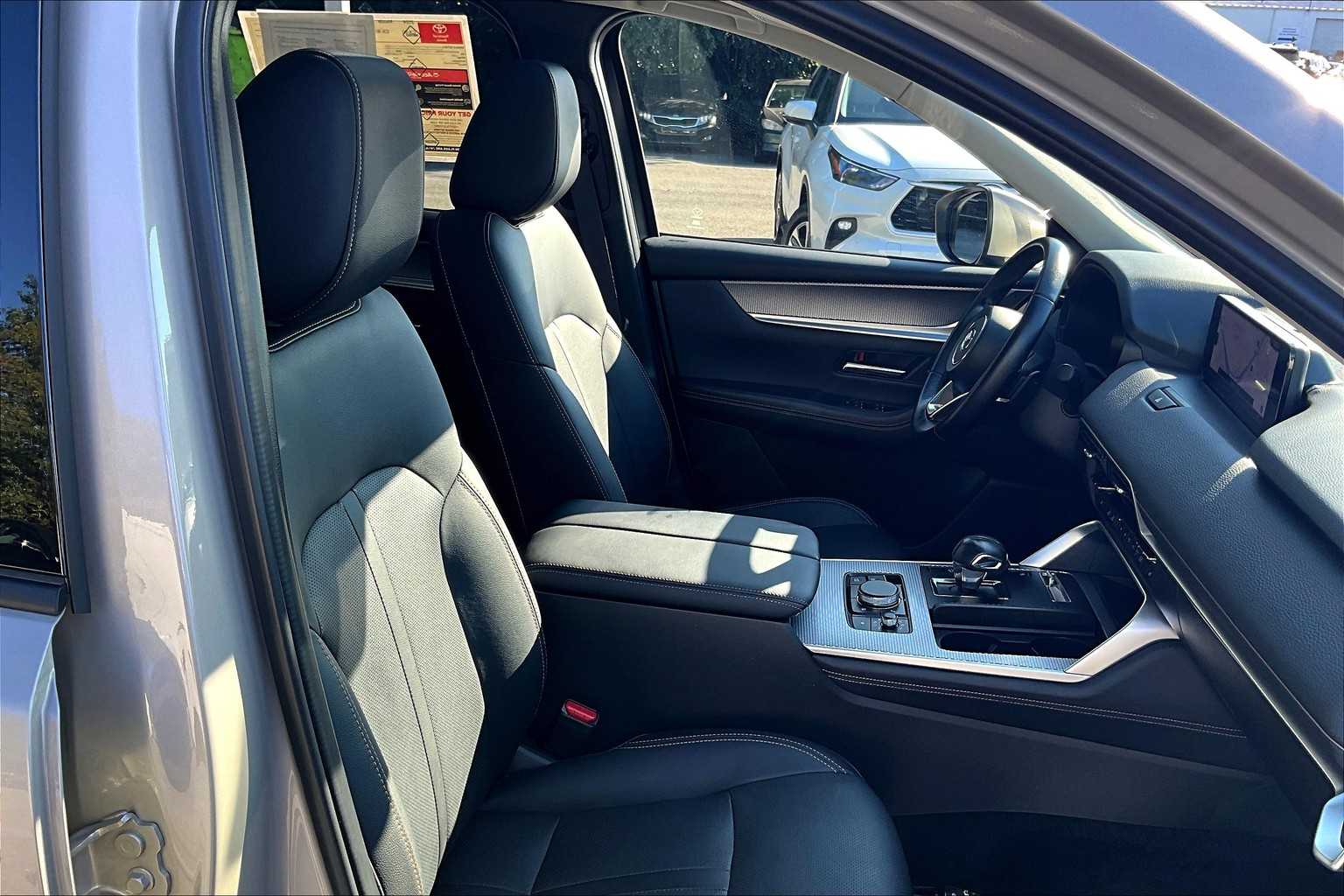 2024 Mazda CX-90 Premium photo 7