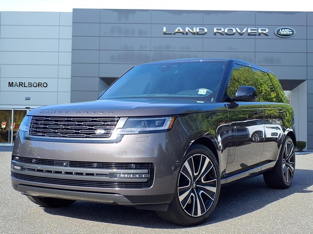 2024 Land Rover Range Rover SE's photo