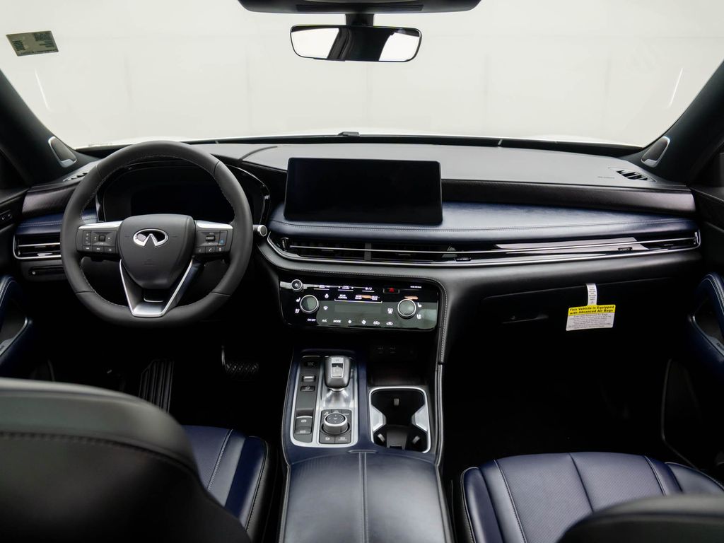 2026 Infiniti QX60 Luxe photo 9