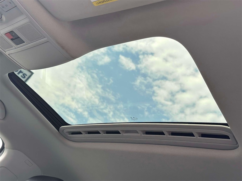 2020 Volkswagen Passat 2.0T R-Line photo 17