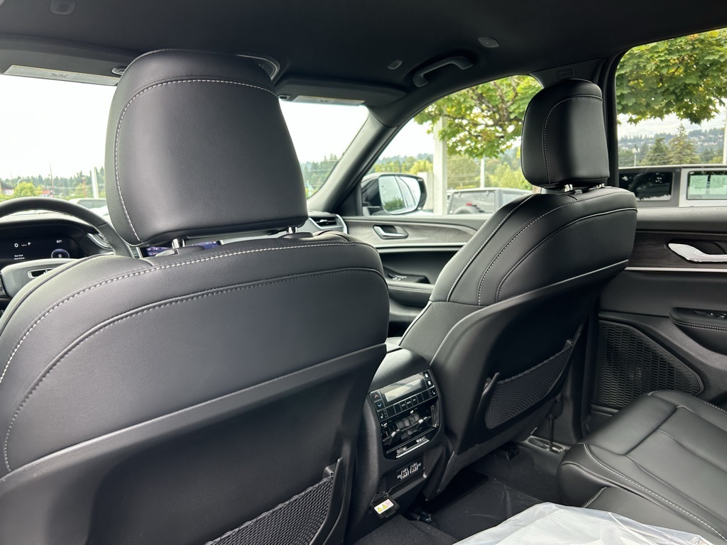 2025 Jeep Grand Cherokee Limited photo 22
