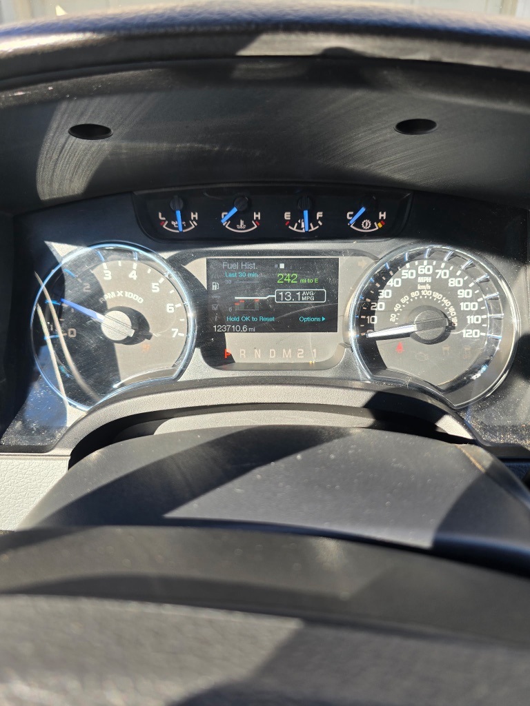 2012 Ford F-150 XLT photo 2