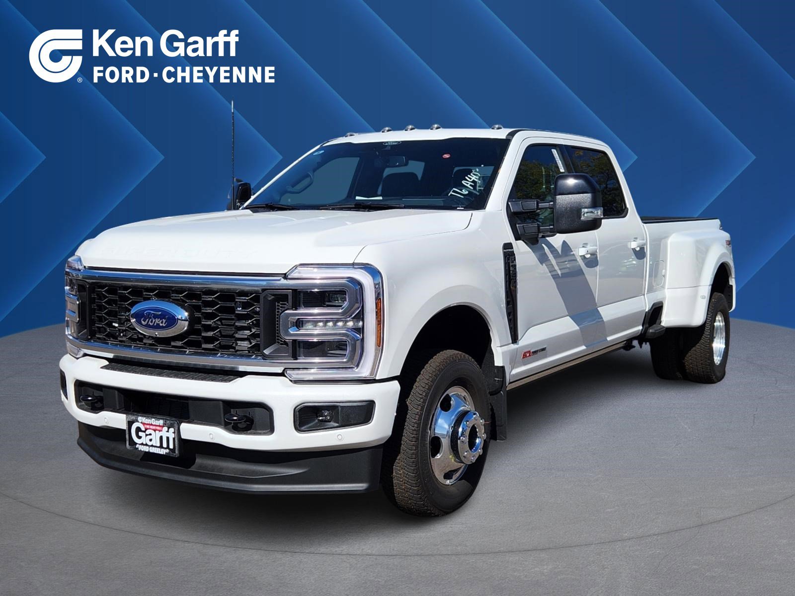 2026 Ford F-350 Super Duty Platinum's photo