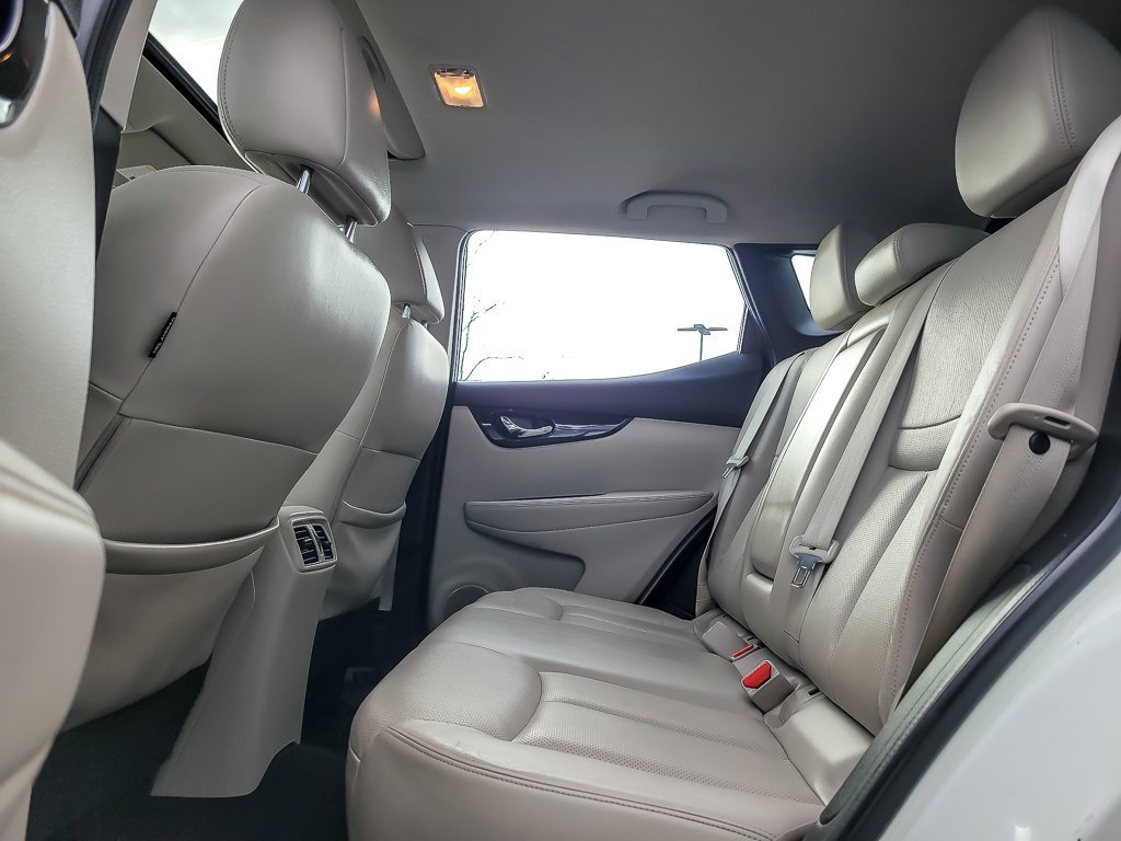 2017 NISSAN ROGUE SPORT - Image 10