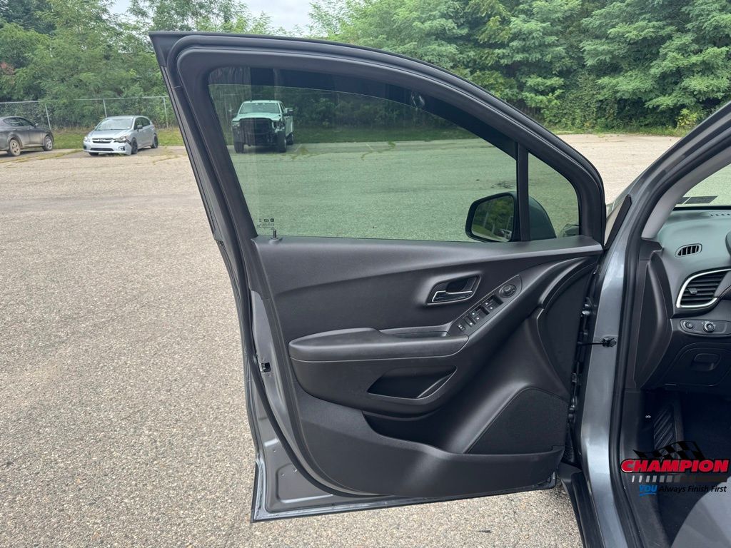 2019 Chevrolet Trax LT photo 12