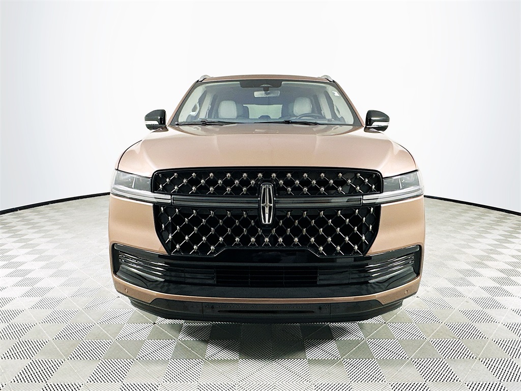 2025 Lincoln Navigator Black Label photo 2