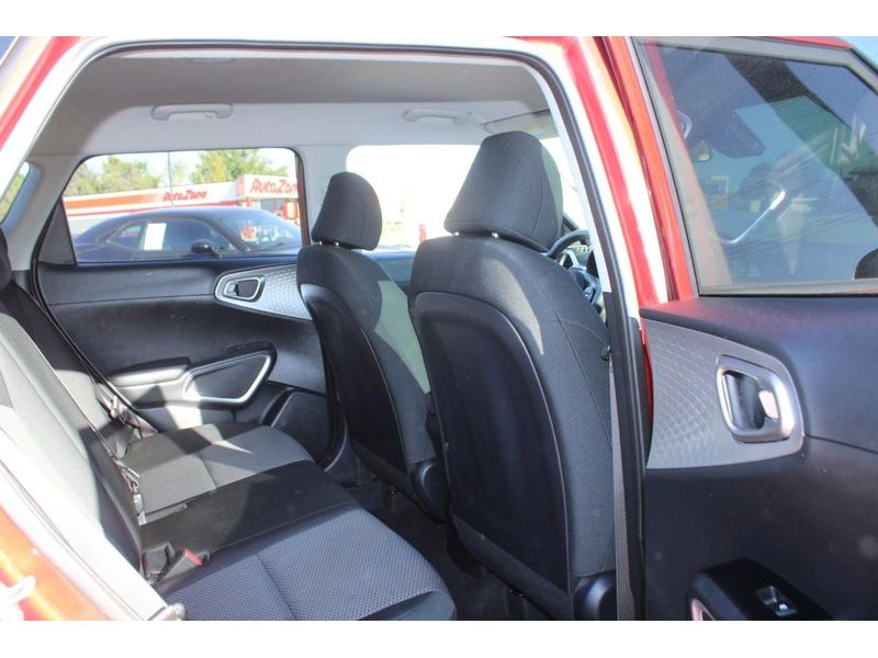 2023 Kia Soul LX photo 11