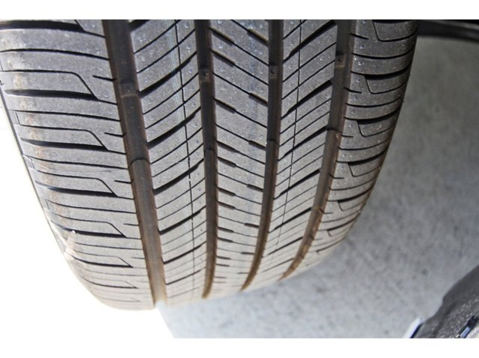 2025 Nissan Sentra SR White at Robbins Nissan