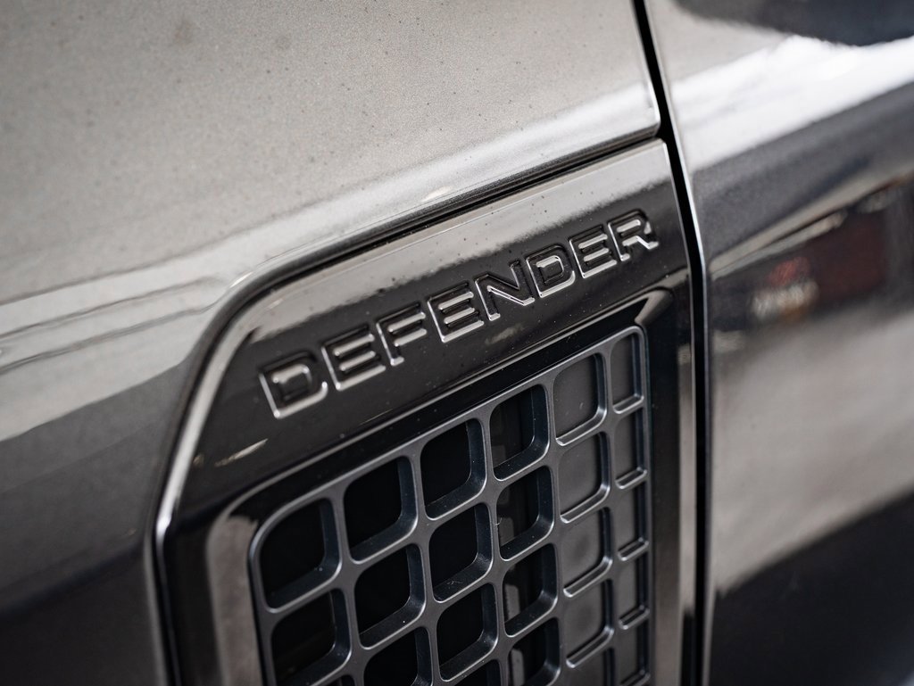2023 Land Rover Defender 90 V8 photo 9