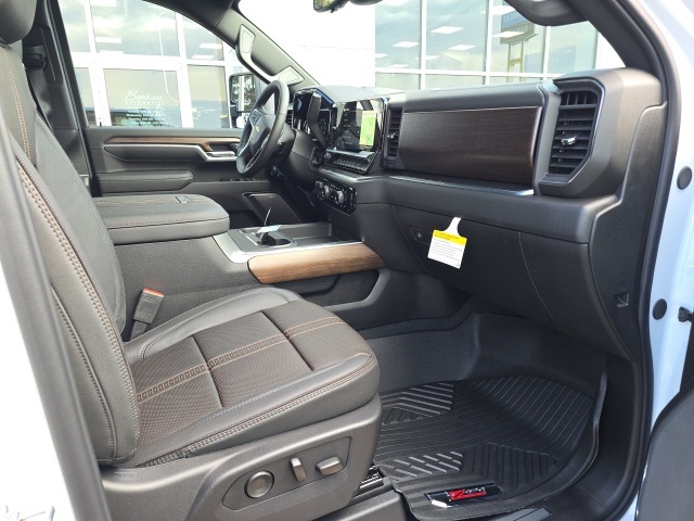 2026 Chevrolet Silverado 2500HD High Country photo 3