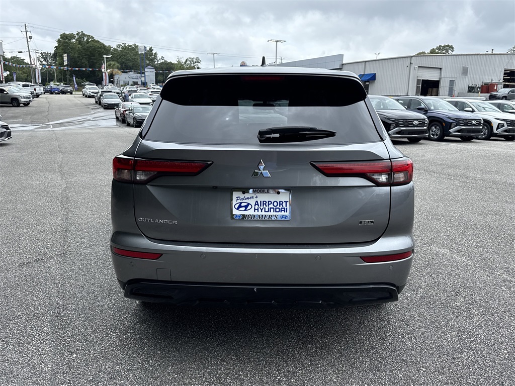 2023 Mitsubishi Outlander SEL photo 2