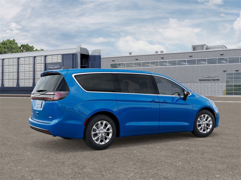 2026 Chrysler Pacifica photo 4