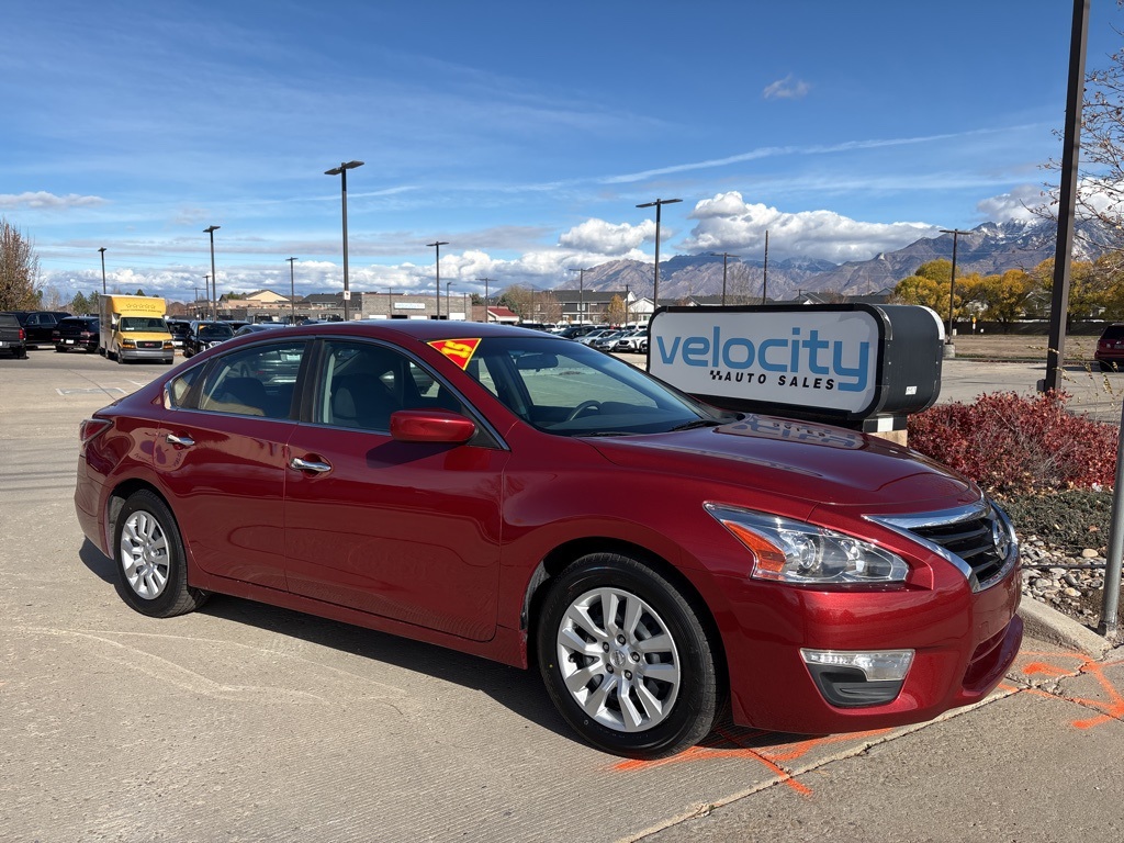 2015 Nissan Altima S's photo